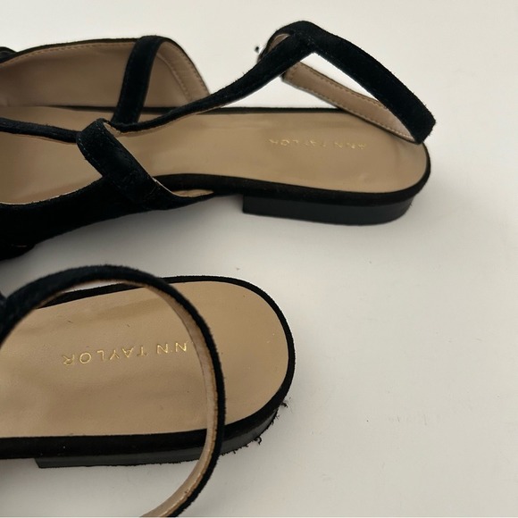 Ann Taylor Black Suede Pointy Toe T-Strap Flat Shoes Size 7 - Picture 6 of 8